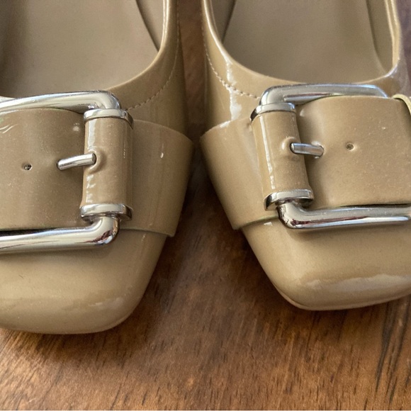 Tahari Patent Pumps - Picture 13 of 16